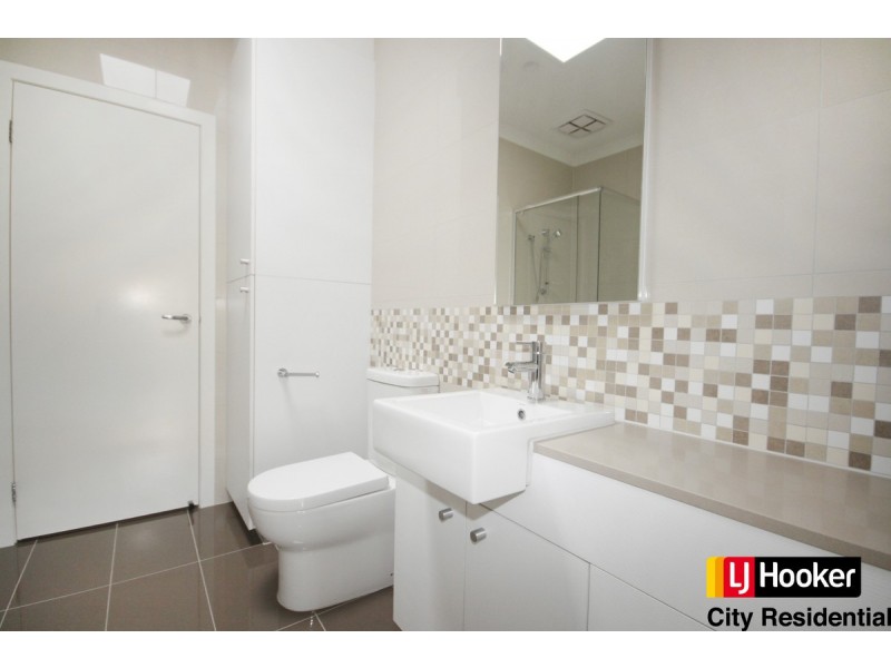 8 Aviary Grove, Thornbury VIC 3071