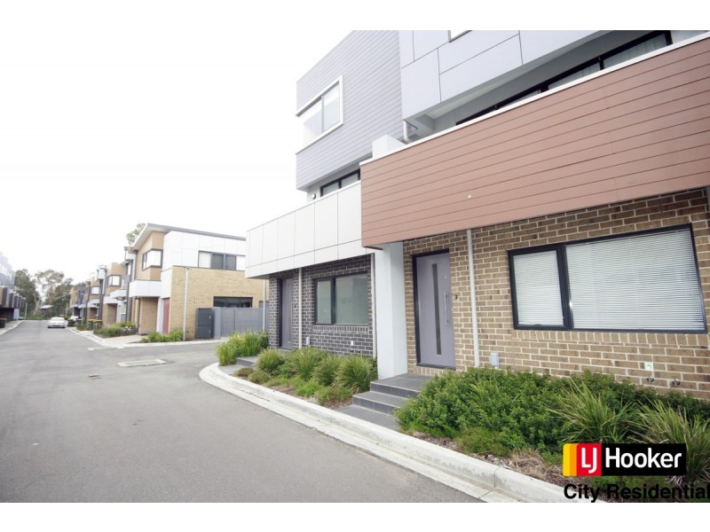 8 Aviary Grove, Thornbury VIC 3071