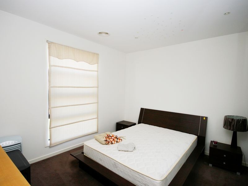 39 Evergreen Boulevard, Clayton South VIC 3169