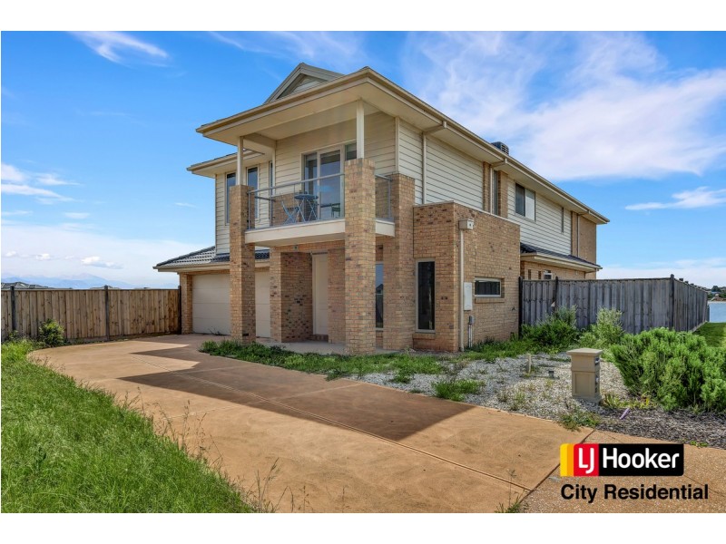 22 Spraypoint Drive, Point Cook VIC 3030