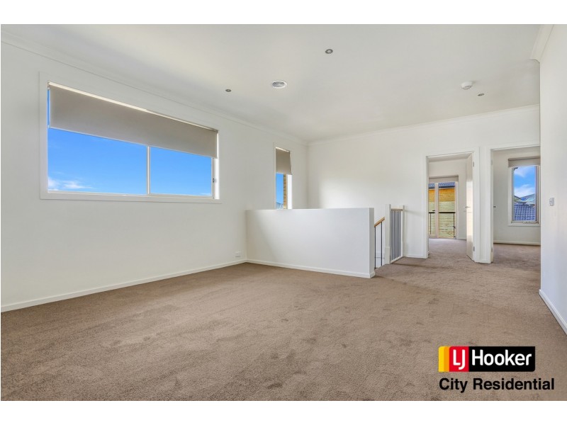 22 Spraypoint Drive, Point Cook VIC 3030