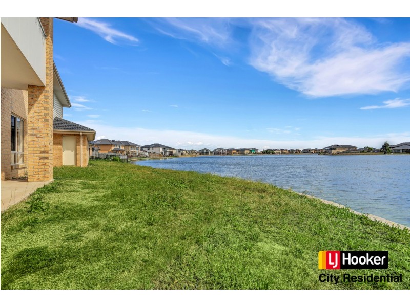 22 Spraypoint Drive, Point Cook VIC 3030