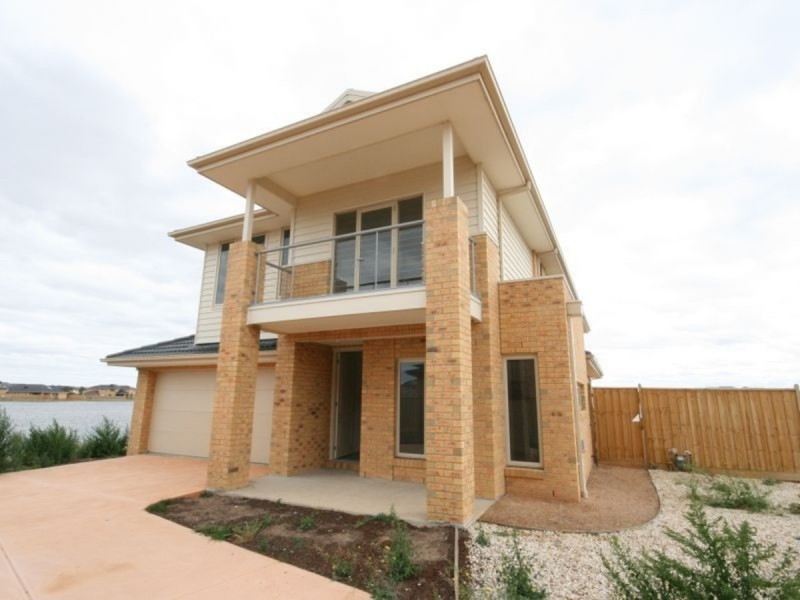 22 Spraypoint Drive, Point Cook VIC 3030