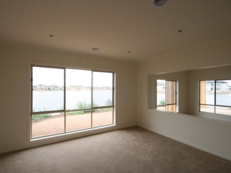 22 Spraypoint Drive, Point Cook VIC 3030