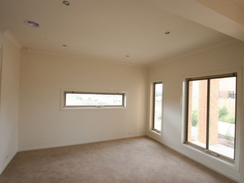 22 Spraypoint Drive, Point Cook VIC 3030