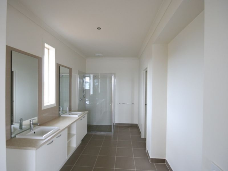 22 Spraypoint Drive, Point Cook VIC 3030