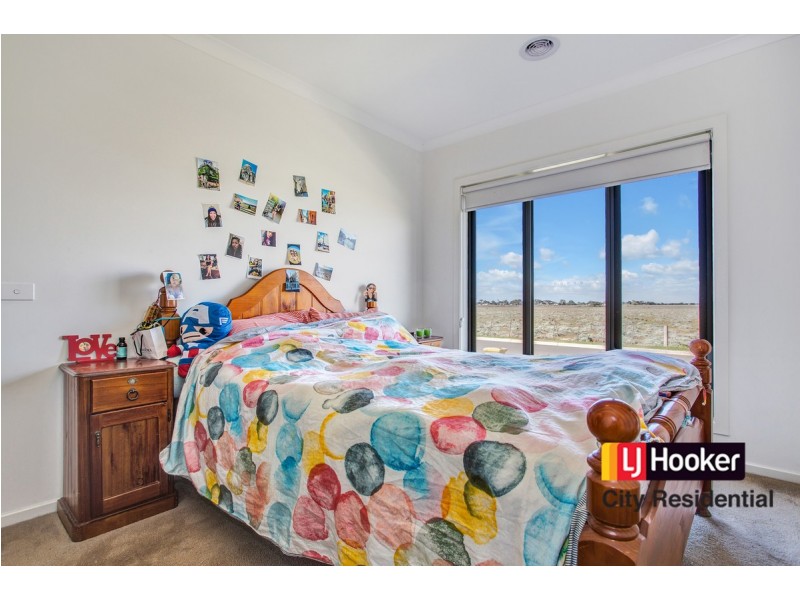 38 Grassland Drive, Point Cook VIC 3030