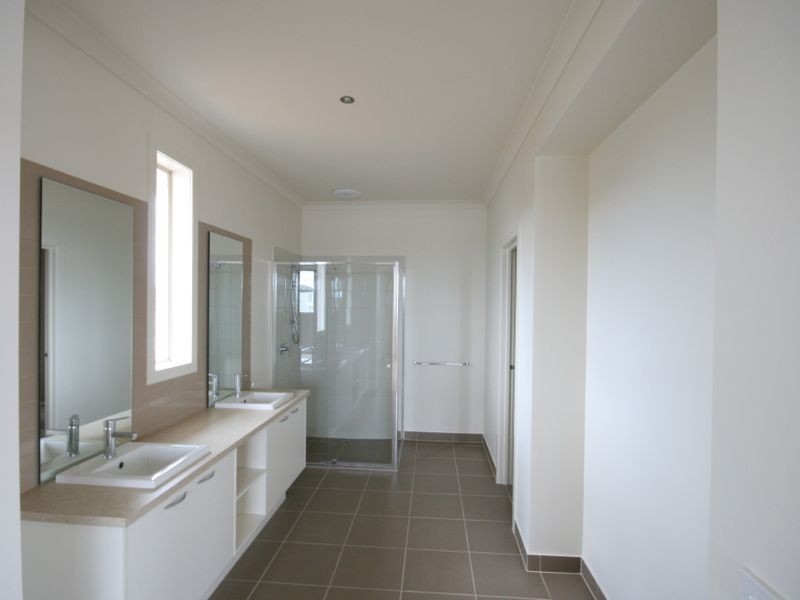 22 Spraypoint Drive, Point Cook VIC 3030