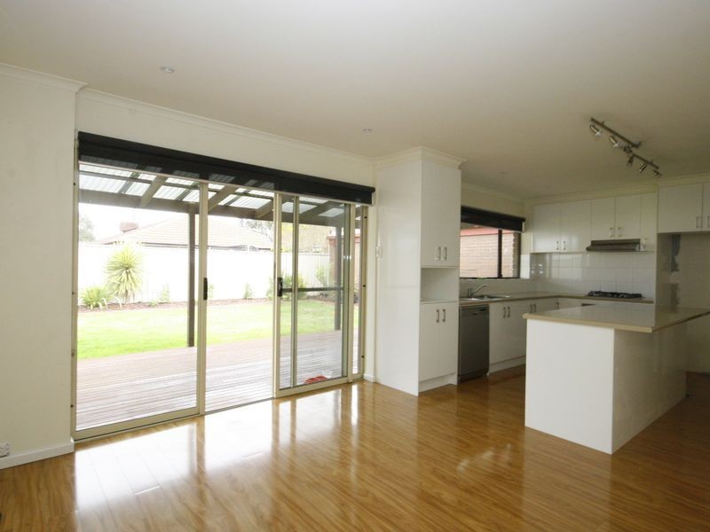 99 Seventh Avenue, Altona North VIC 3025