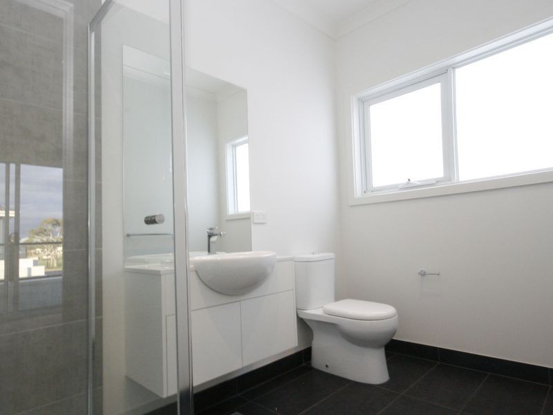 5 Annafee Avenue, Keysborough VIC 3173