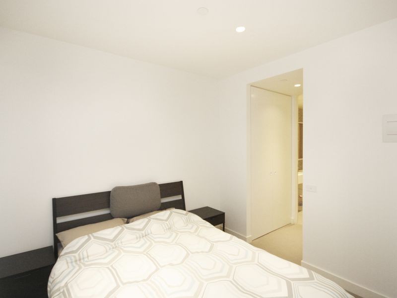 74 Queens Road, Melbourne VIC 3004