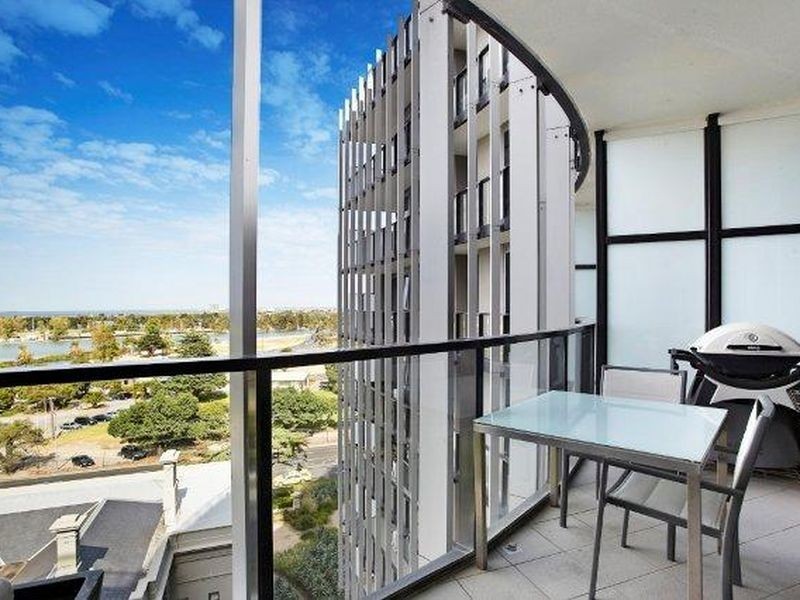 718/55 Queens Road, Melbourne VIC 3000