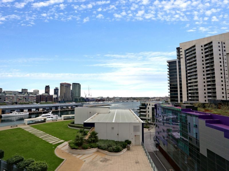 2 New Quay Promenade, Docklands VIC 3008