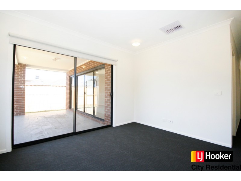 11 Balbo Way, Williams Landing VIC 3027