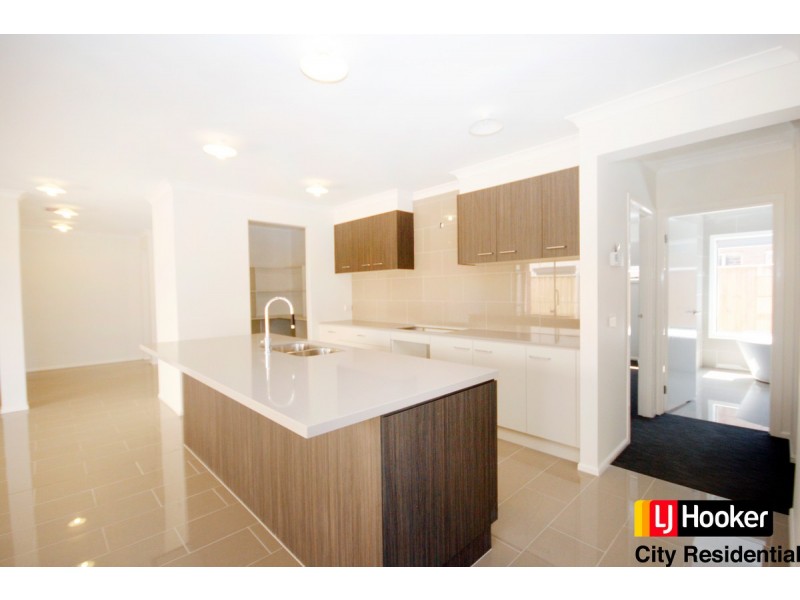 11 Balbo Way, Williams Landing VIC 3027