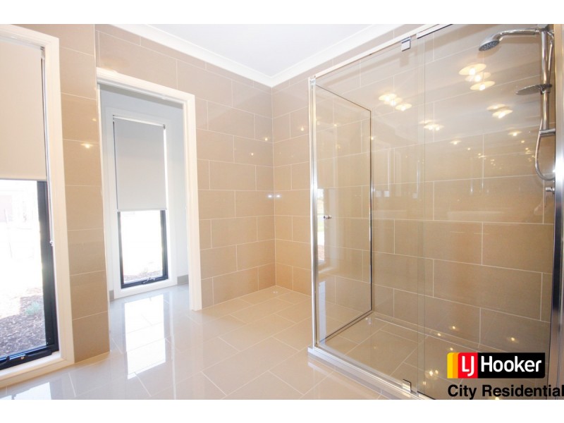 11 Balbo Way, Williams Landing VIC 3027