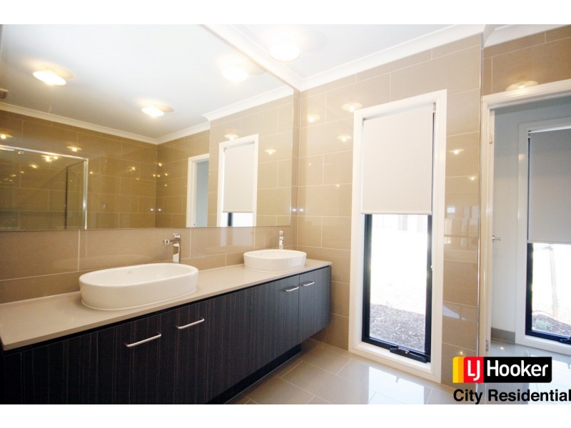 11 Balbo Way, Williams Landing VIC 3027