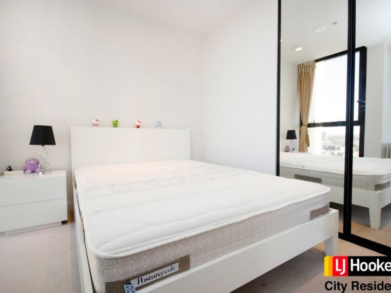 1605/33 Mackenzie Street, Melbourne VIC 3000