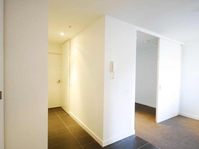 2105/7 Katherine Place, Melbourne VIC 3000