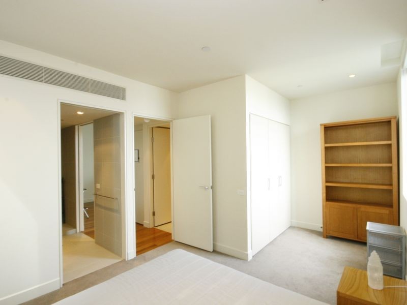 8 Kavanagh Street, Southbank VIC 3006