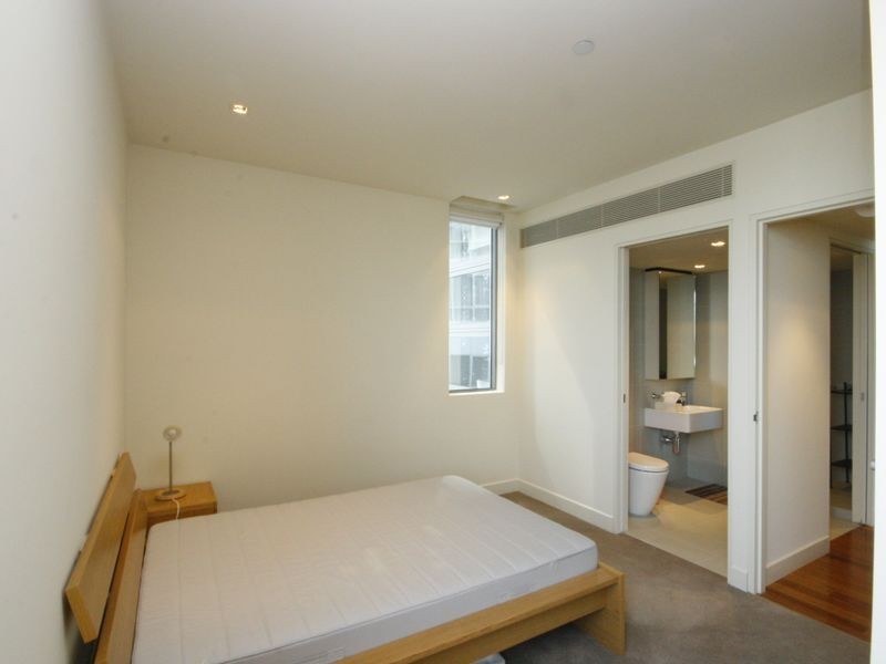 8 Kavanagh Street, Southbank VIC 3006