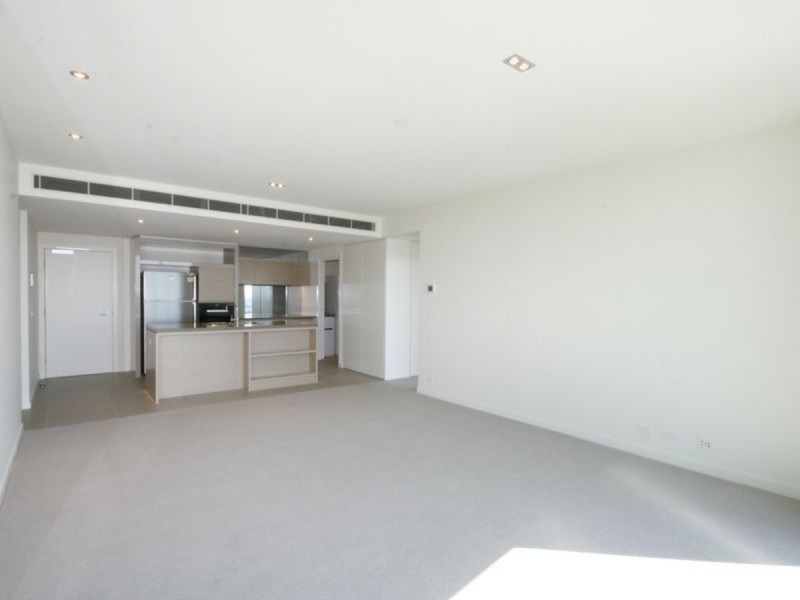 2404/9 Waterside Place, Docklands VIC 3008