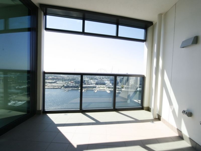 2404/9 Waterside Place, Docklands VIC 3008