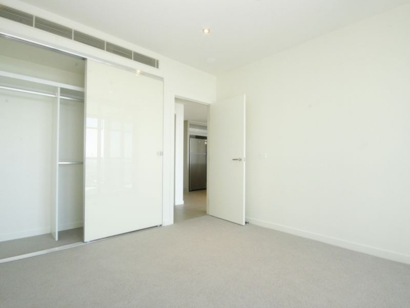 2404/9 Waterside Place, Docklands VIC 3008