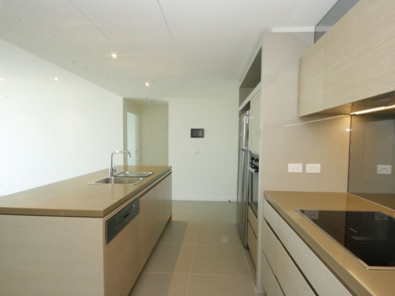 2404/9 Waterside Place, Docklands VIC 3008