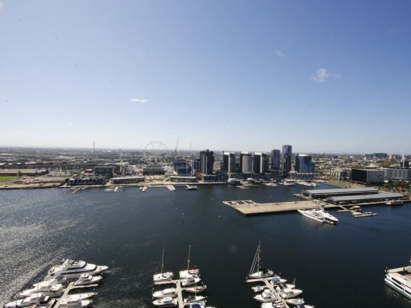 2404/9 Waterside Place, Docklands VIC 3008
