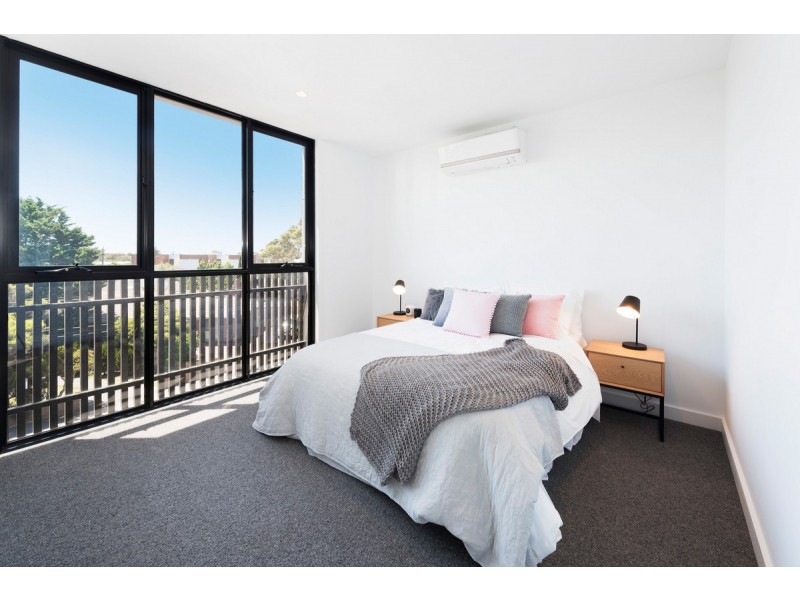 * Albert Street, Mordialloc VIC 3195