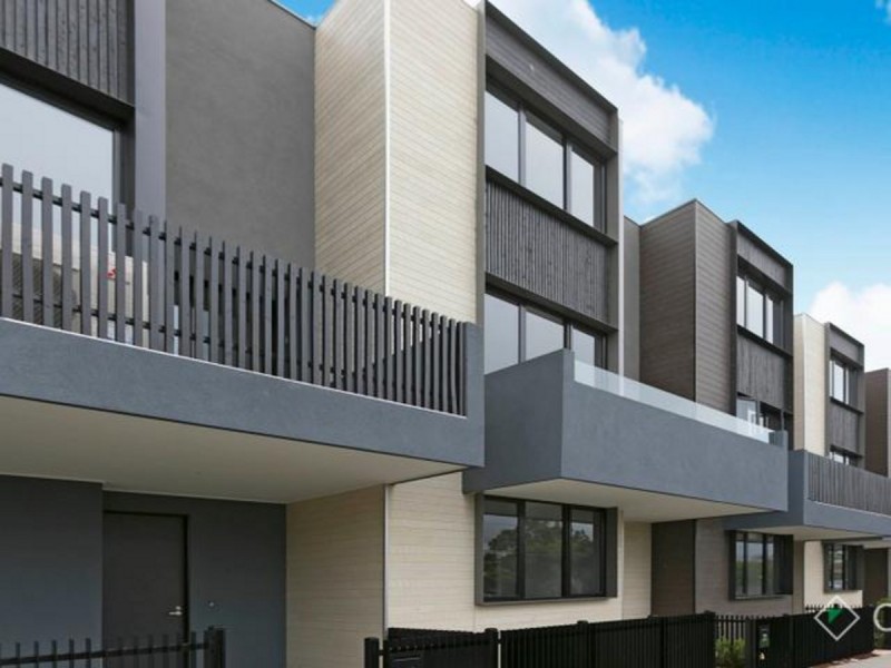 * Albert Street, Mordialloc VIC 3195