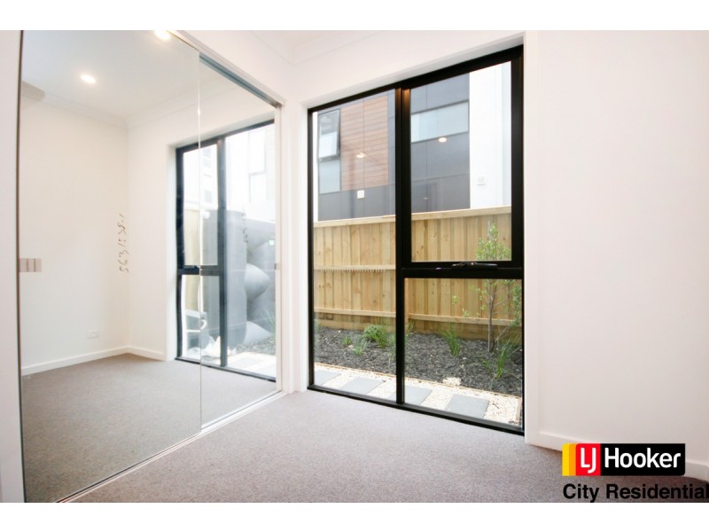 4 Velvet Road, Port Melbourne VIC 3207