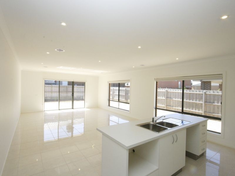 38 Grassland Drive, Point Cook VIC 3030