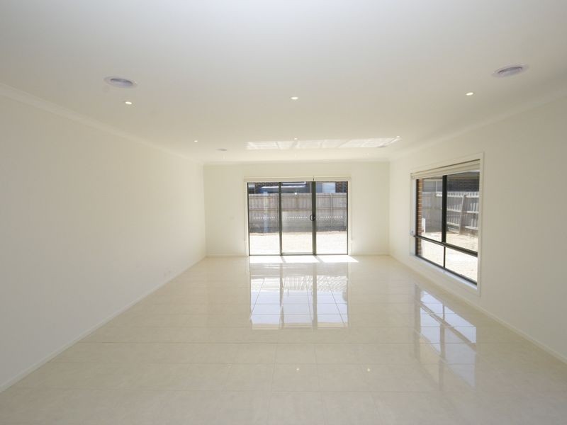 38 Grassland Drive, Point Cook VIC 3030