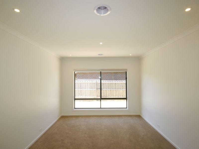 38 Grassland Drive, Point Cook VIC 3030