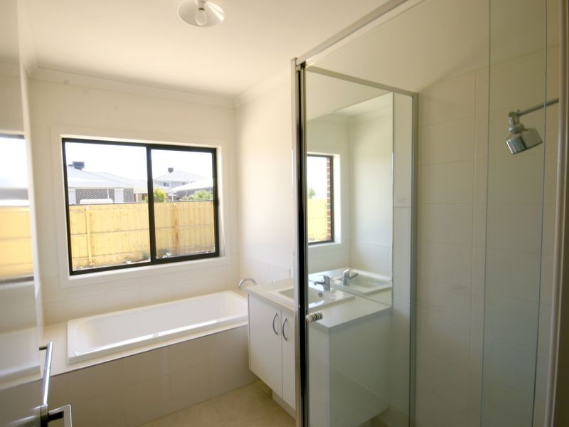 38 Grassland Drive, Point Cook VIC 3030