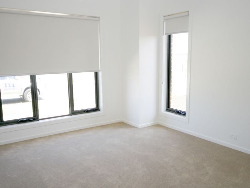 38 Grassland Drive, Point Cook VIC 3030