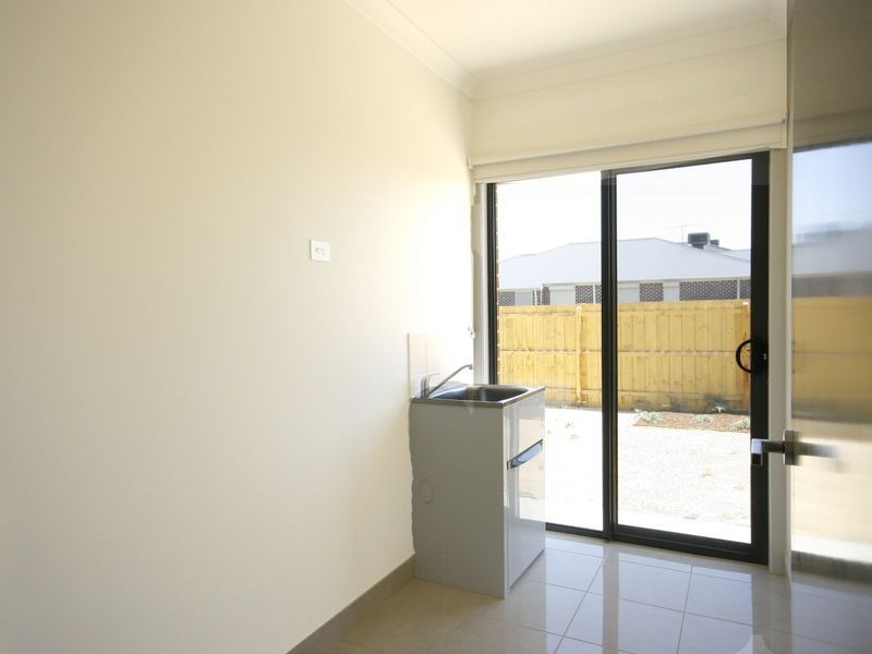 38 Grassland Drive, Point Cook VIC 3030