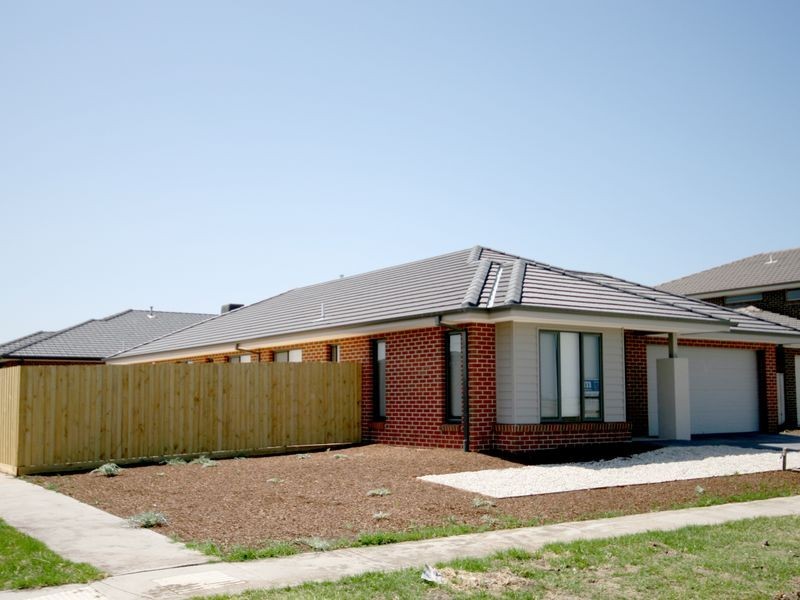 38 Grassland Drive, Point Cook VIC 3030