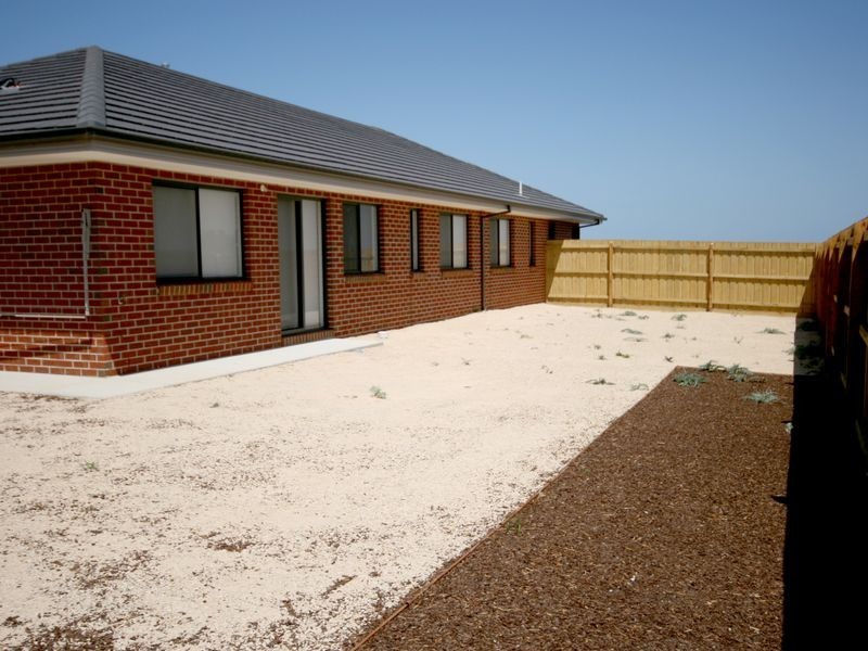 38 Grassland Drive, Point Cook VIC 3030