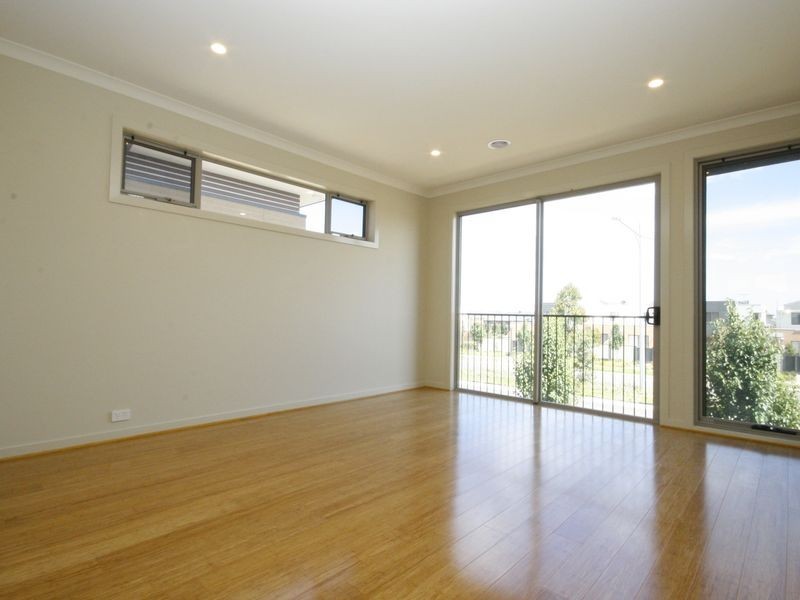 12 Tattersalls Lane, Point Cook VIC 3030