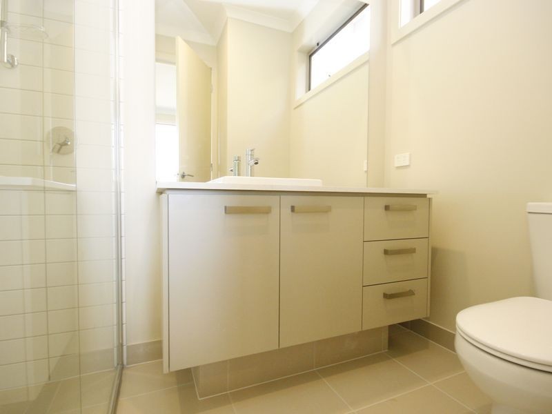 12 Tattersalls Lane, Point Cook VIC 3030