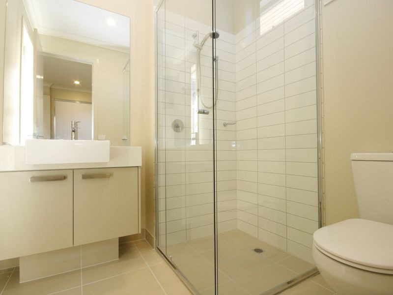 12 Tattersalls Lane, Point Cook VIC 3030