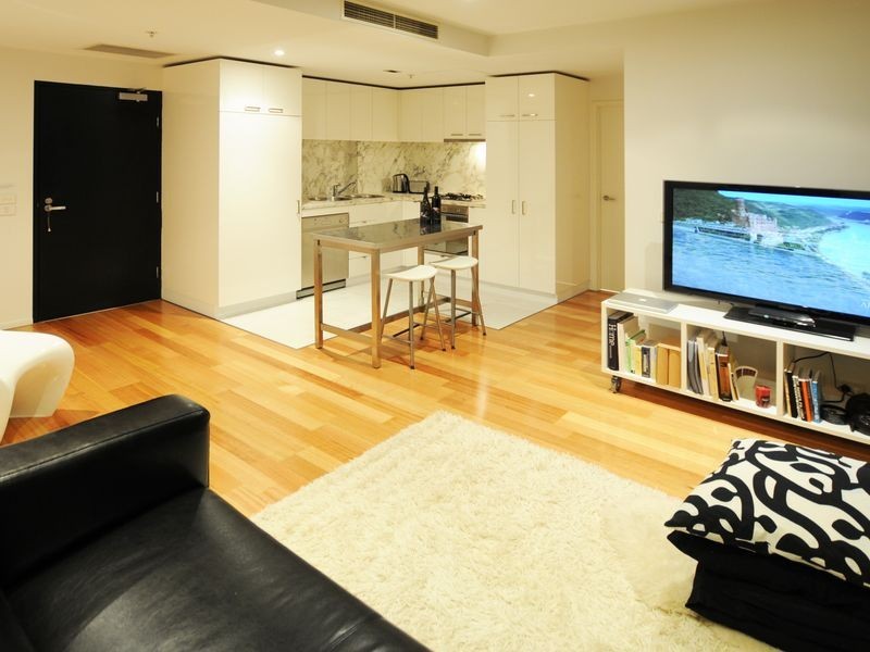 703/8 Waterview Walk, Docklands VIC 3008