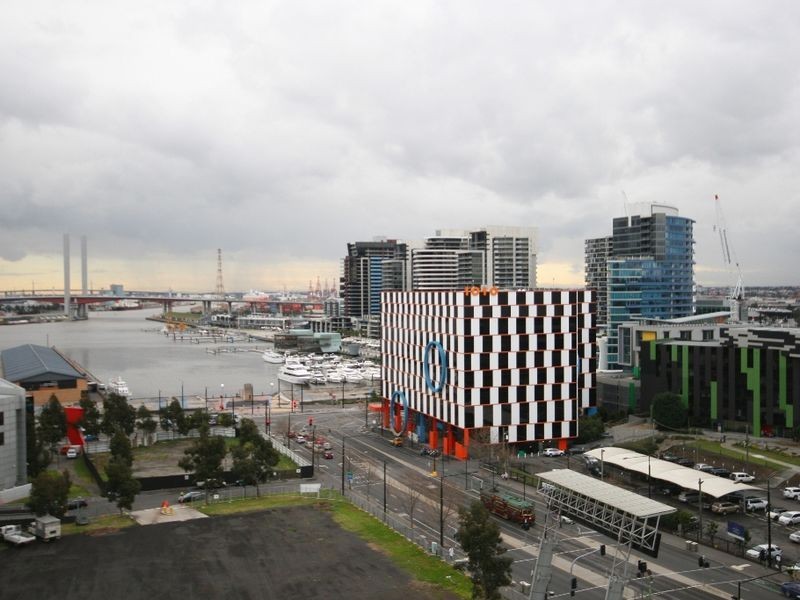 1015/675 La Trobe Street, Docklands VIC 3008