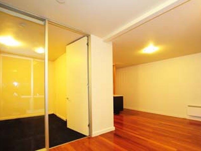2 Goathlands Street, St Kilda East VIC 3183