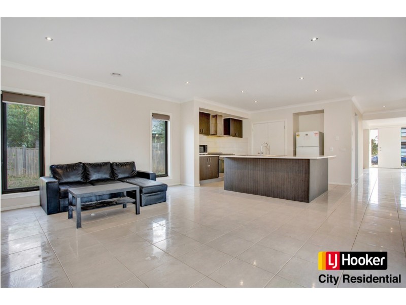 15 Maritime Circuit, Point Cook VIC 3030
