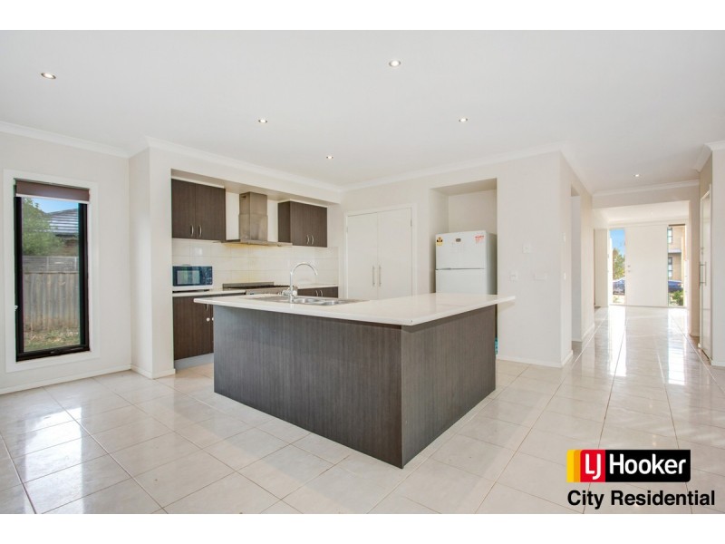 15 Maritime Circuit, Point Cook VIC 3030