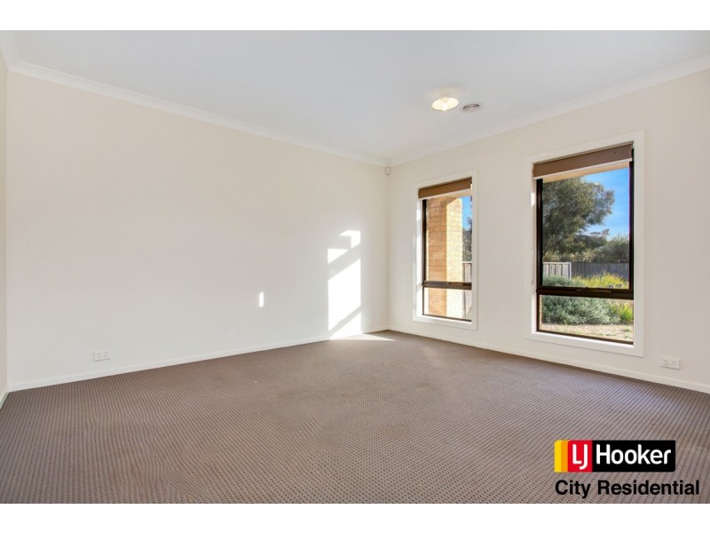 15 Maritime Circuit, Point Cook VIC 3030
